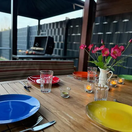 Elbharmonie - Hunde Willkommen, Garten Vollstaendig Umzaeunt, Pool, Kamin Und Spielzimmer - Super Fuer Familientreffen